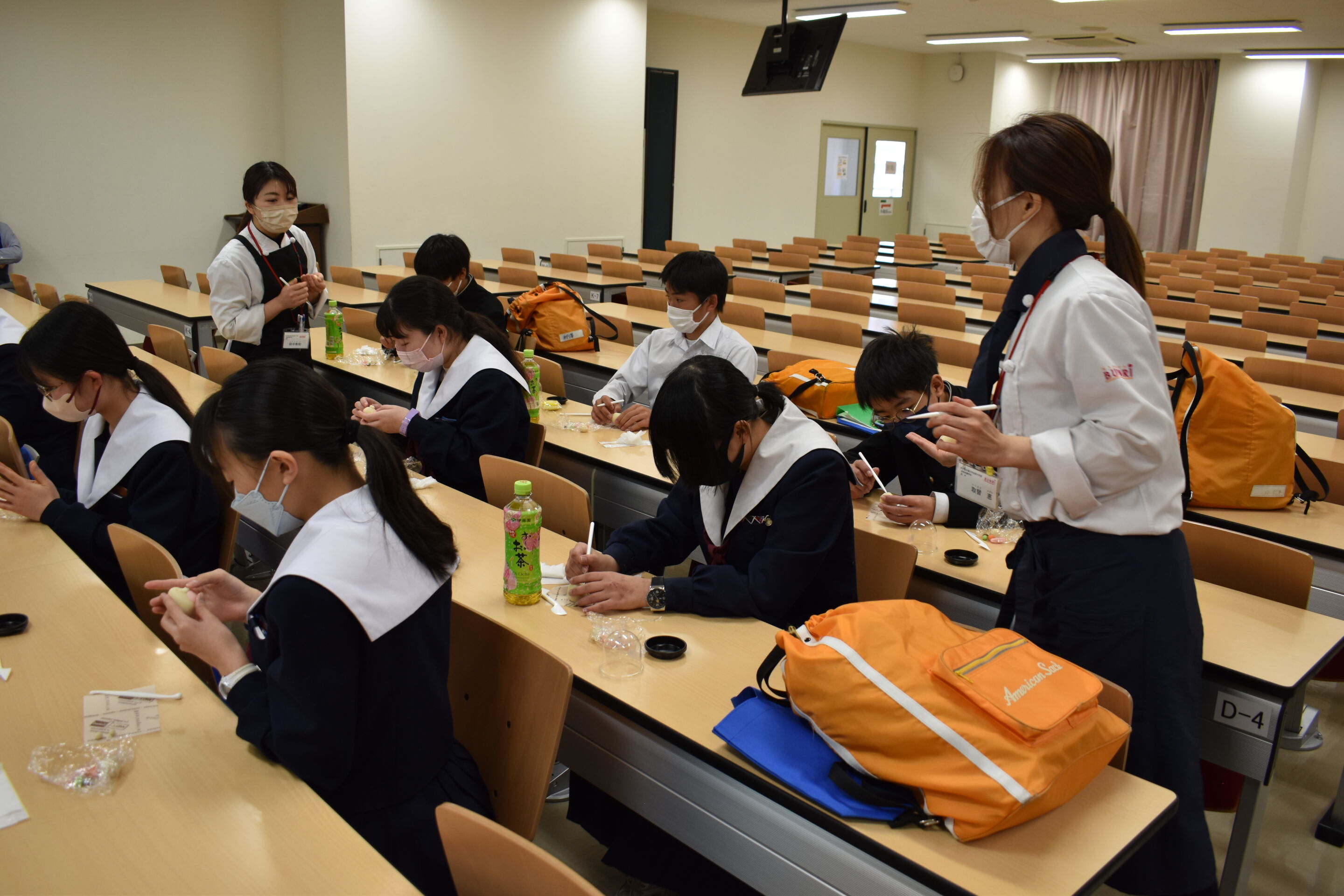 ② 名古屋文理大学短期大学部｜栄養士・製菓衛生師を育てる