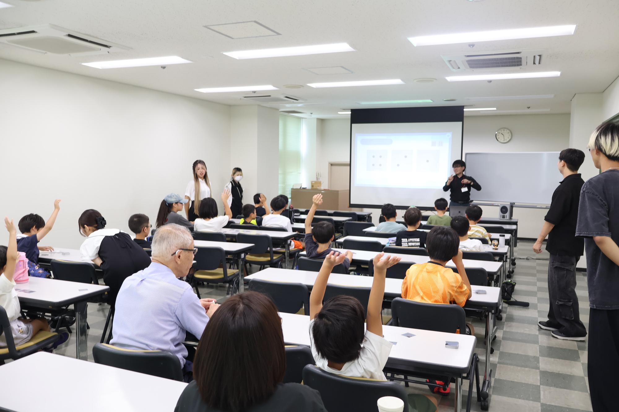 情報メディア学科